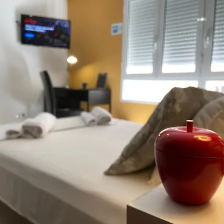 San Carlos Apartment *